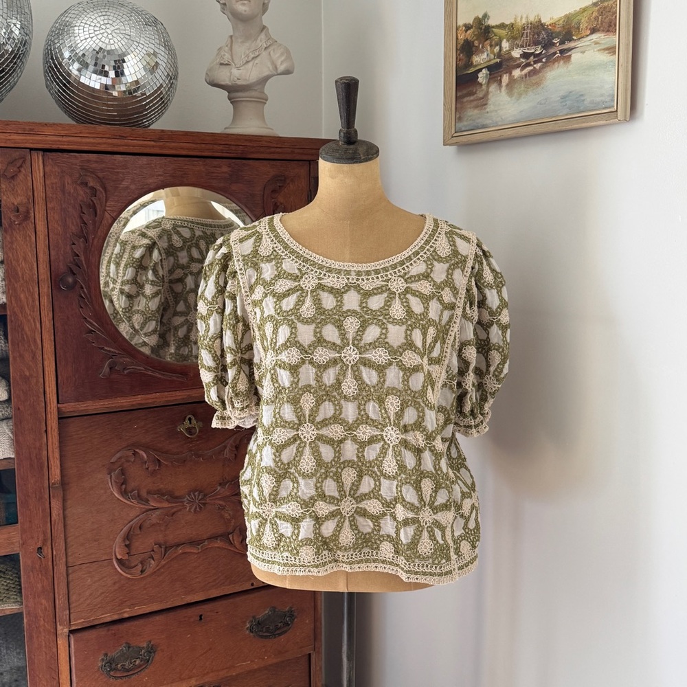 SOLITAIRE Crochet Green/Ivory Floral Knit Puff Sleeve Size M Blouse